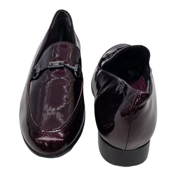 New Munro Shoes Harrison II Ruby Red Patent Leather Bit Accent Loafers 7 - Picture 6 of 11